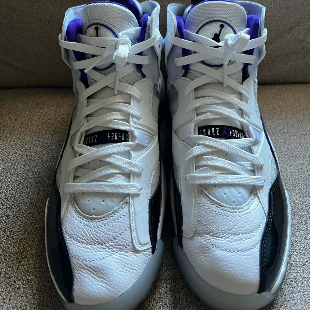 Jordan two Trey size 10.5